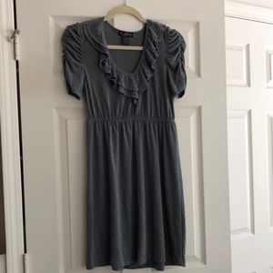 Gray short sleeve dress so M